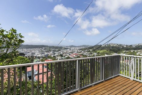 Photo of property in 112 Kelburn Parade, Kelburn, Wellington, 6012