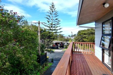 Photo of property in 1/57 Cliff View Drive, Green Bay, Auckland, 0604