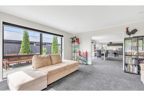 Photo of property in 16 Huntingdon Drive, Rangiora, 7400