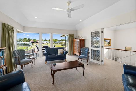 Photo of property in 68 Links View Drive, Omokoroa, 3114