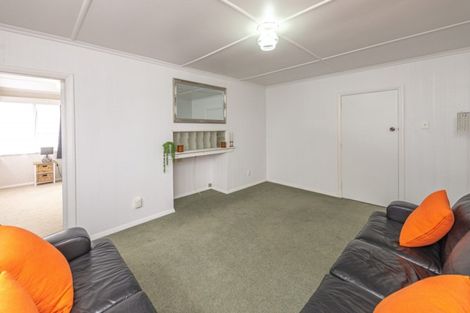 Photo of property in 9 Swiss Avenue, Gonville, Whanganui, 4501
