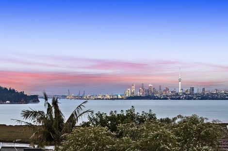 Photo of property in 16 Renoir Street, West Harbour, Auckland, 0618