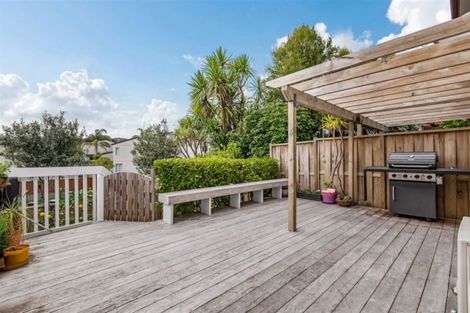 Photo of property in 3/42 Fields Parade, Oteha, Auckland, 0632