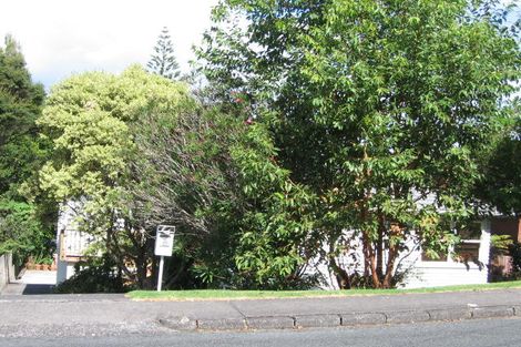 Photo of property in 136 Cliff View Drive, Green Bay, Auckland, 0604