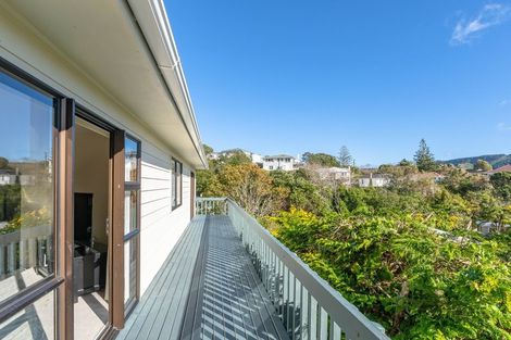 Photo of property in 19f Mahoe Street, Tawa, Wellington, 5028