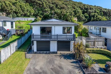 Photo of property in 58 Albatross Close, Whitby, Porirua, 5024