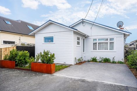 Photo of property in 35 Strathavon Road, Miramar, Wellington, 6022