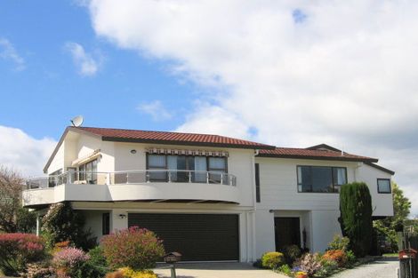 Photo of property in 25 Harvey Street, Waipahihi, Taupo, 3330