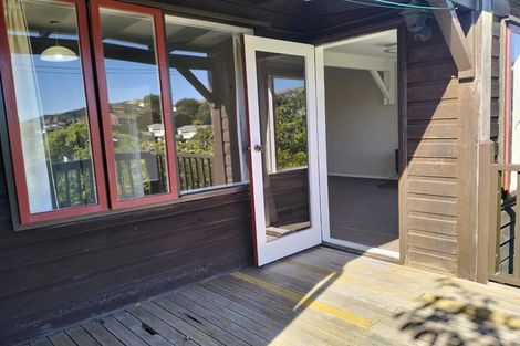 Photo of property in The Triangle, 2/33 Halswater Drive, Churton Park, Wellington, 6037