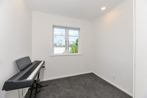 Photo of property in 52 Don Buck Road, Massey, Auckland, 0614