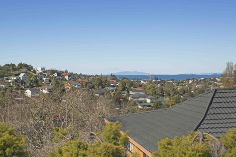 Photo of property in 18 Valdese Rise, Browns Bay, Auckland, 0630