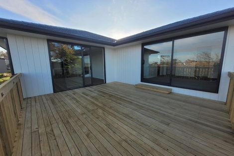 Photo of property in 15 Kawariki Road, Helensville, 0800