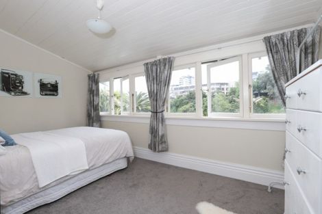 Photo of property in 27 Opoia Road, Hamilton East, Hamilton, 3216