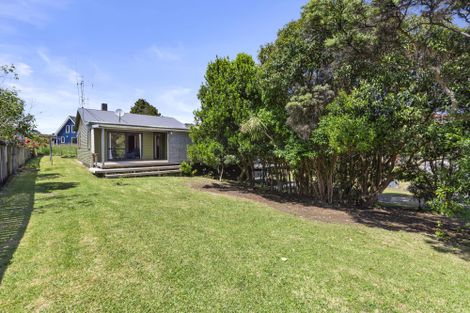 Photo of property in 43 Lorenzen Bay Road, Raglan, 3225