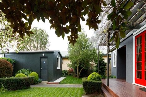 Photo of property in 21 Phoenix Avenue, Hokowhitu, Palmerston North, 4410