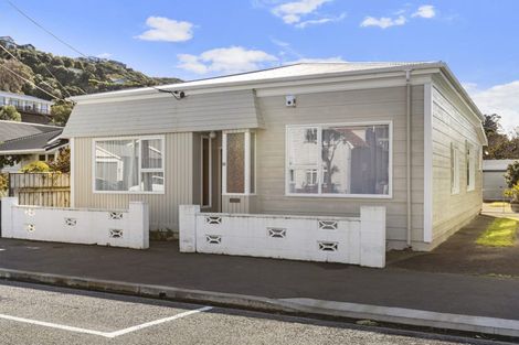 Photo of property in 10 Moselle Street, Island Bay, Wellington, 6023