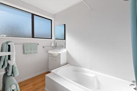 Photo of property in 5 Glucina Place, Glen Eden, Auckland, 0602