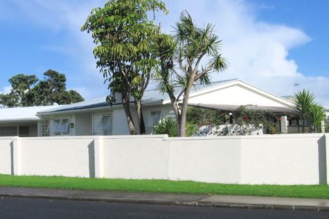 Photo of property in 2/99 Clovelly Road, Bucklands Beach, Auckland, 2012