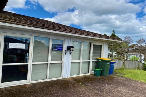 Photo of property in 451 Glenfield Road, Glenfield, Auckland, 0629