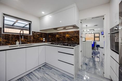 Photo of property in 29a Plumley Crescent, Mangere, Auckland, 2022