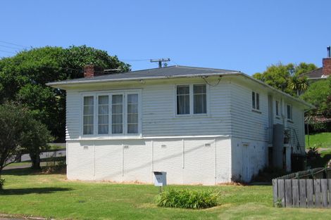 Photo of property in 21 Dundale Avenue, Blockhouse Bay, Auckland, 0600