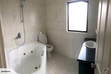 Photo of property in 2/49 College Road, Northcote, Auckland, 0627