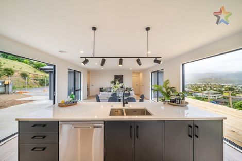 Photo of property in 9 Swain Grove, Riverstone Terraces, Upper Hutt, 5018