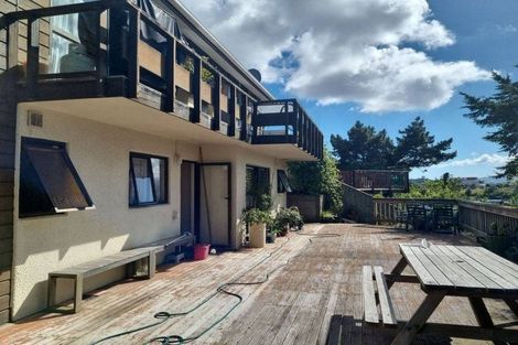 Photo of property in 27 Rembrandt Avenue, Tawa, Wellington, 5028