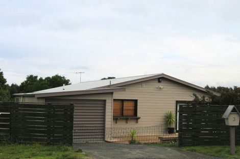 Photo of property in 3 Pioneer Crescent, Omaha, 0986