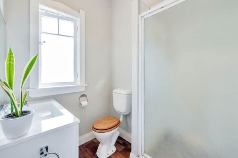 Photo of property in 19 Craigbank Avenue, New Lynn, Auckland, 0600