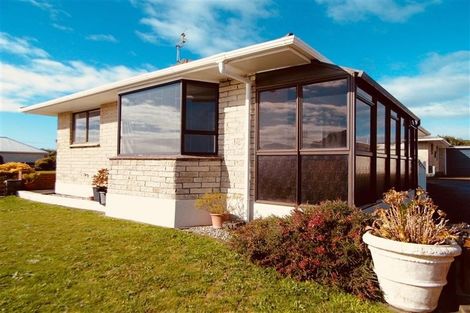 Photo of property in 1/506 Devon Street East, Strandon, New Plymouth, 4312