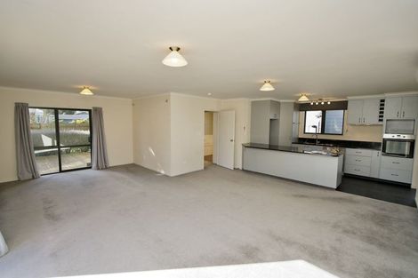 Photo of property in 14 Stirling Crescent, Hokowhitu, Palmerston North, 4410