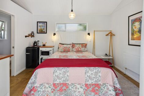 Photo of property in 15 Pomare Road, Russell, 0202