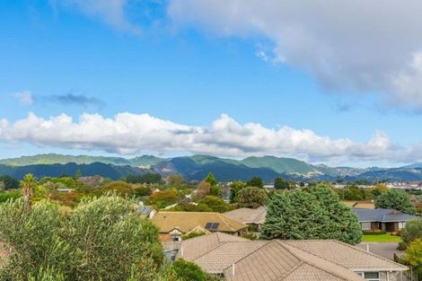 Photo of property in 6 Shearwater Rise, Paraparaumu Beach, Paraparaumu, 5032