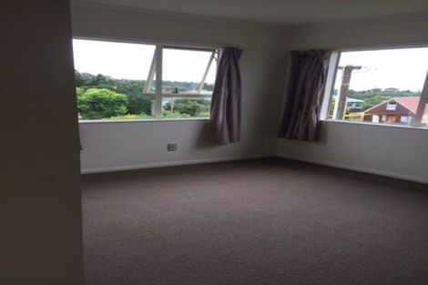 Photo of property in 16 Kauri Glen Road, Northcote, Auckland, 0627