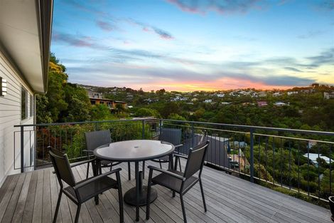 Photo of property in 18 Maffeys Road, Mount Pleasant, Christchurch, 8081