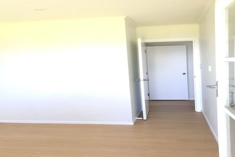 Photo of property in 1009 Whangaparaoa Road, Tindalls Beach, Whangaparaoa, 0930