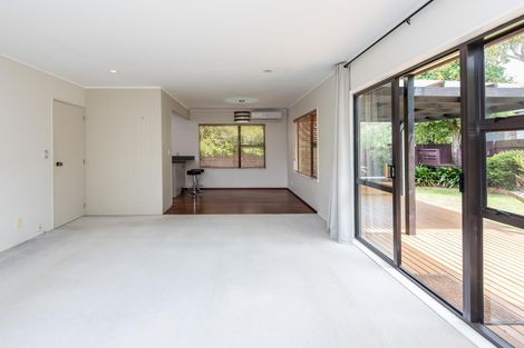 Photo of property in 2/25 Channing Crescent, Botany Downs, Auckland, 2010