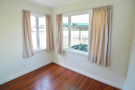 Photo of property in 103 Bolton Street, Blockhouse Bay, Auckland, 0600
