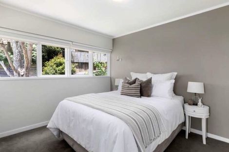 Photo of property in 2 Pine Hill Crescent, Browns Bay, Auckland, 0630