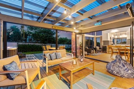 Photo of property in 41 Quadrant Heights, Paraparaumu, 5032