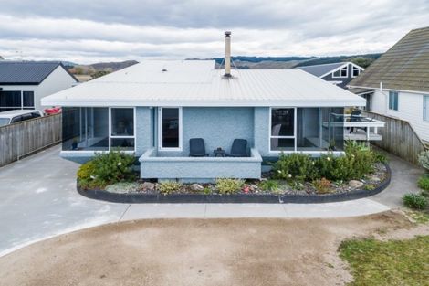 Photo of property in 111 North Shore Road, Eskdale, Napier, 4182