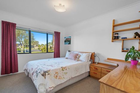 Photo of property in 38 Corinth Grove, Papamoa Beach, Papamoa, 3118