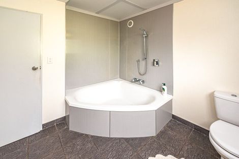 Photo of property in 10 D'arcy Road, Bastia Hill, Whanganui, 4500