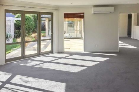 Photo of property in 7 Milkers Gate, Parklands, Christchurch, 8083