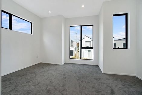 Photo of property in 110 Bellbird Street, Papakura, 2110