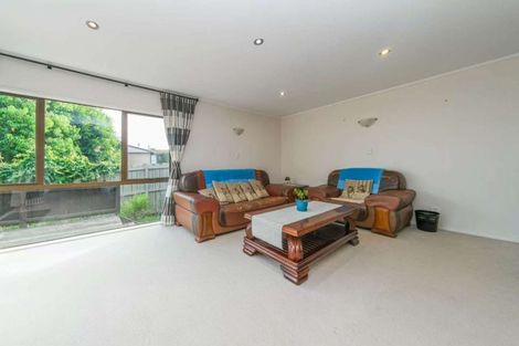 Photo of property in 2/72 Takutai Avenue, Half Moon Bay, Auckland, 2012