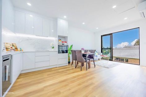 Photo of property in 1b Edwards Avenue, Henderson, Auckland, 0610