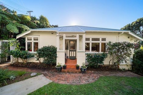 Photo of property in 8 Fitzroy Street, Wadestown, Wellington, 6012