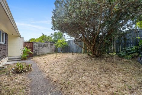 Photo of property in 2/17 Ballater Place, Highland Park, Auckland, 2010